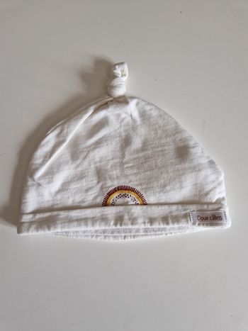 Bonnet en coton crème bébé 