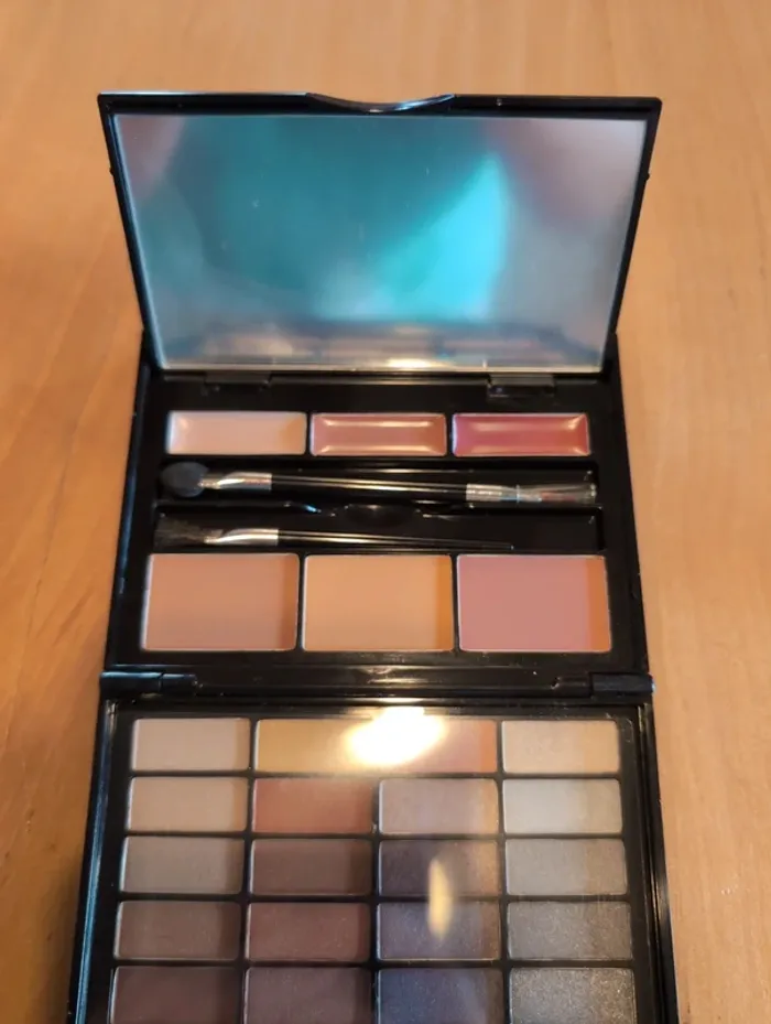 Palette maquillage - photo numéro 2
