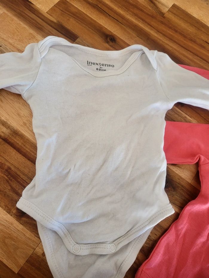 Lot de 4 bodies fille taille 3mois - photo numéro 2