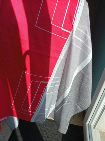 Nappe rouge et grise 