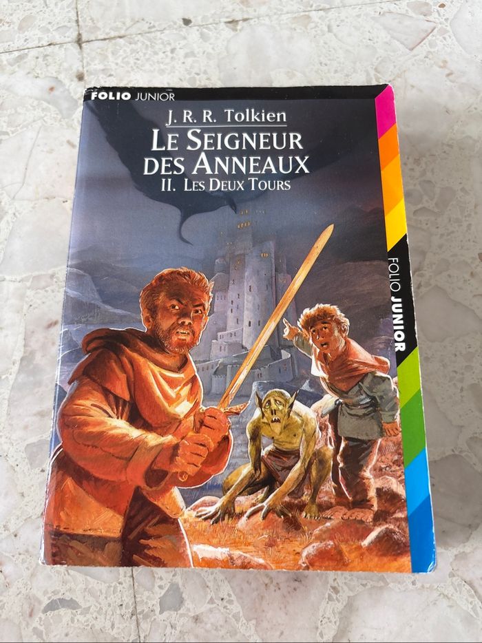 📖 J.R.R. Tolkien – Le Seigneur des Anneaux II : Les Deux Tours - photo numéro 3