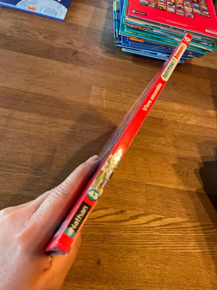 Livre Questions réponses Vivre ensemble - photo numéro 2