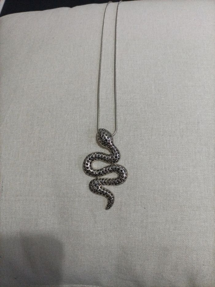 Collier long serpent