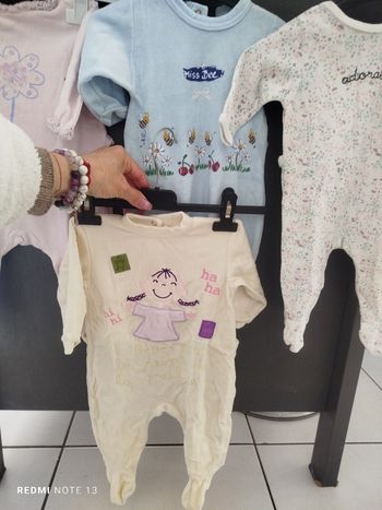 #kytie3moisfille. 4 grenouillères taille 3 mois