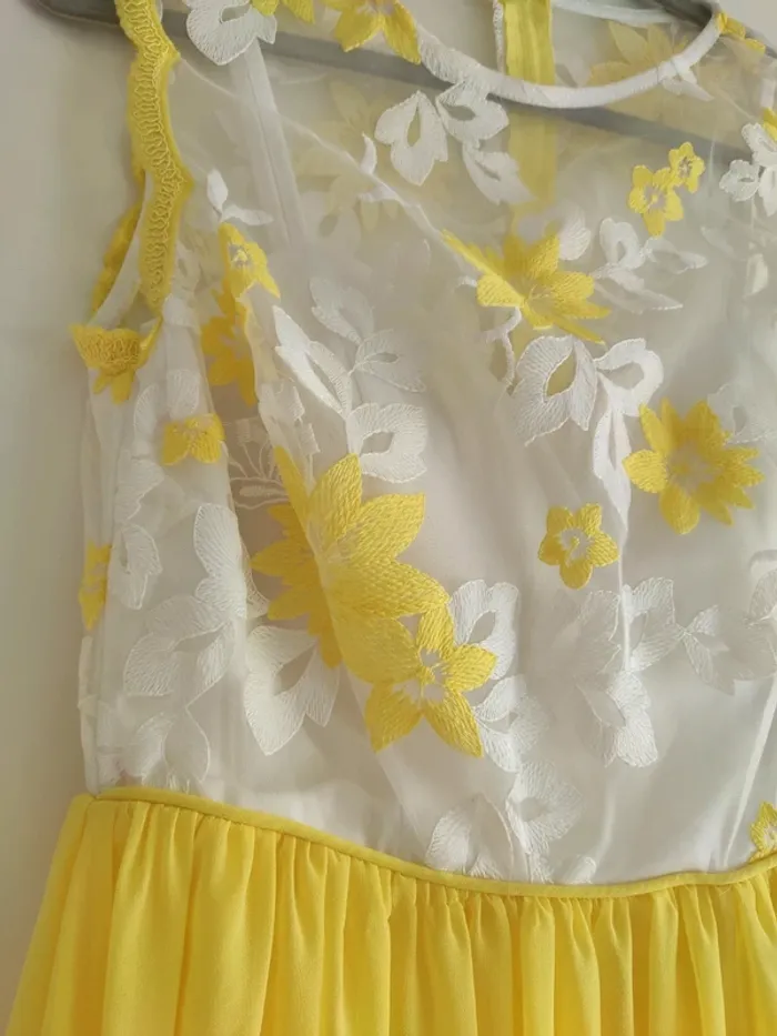 Robe de soirée jaune poussin - Drop en soleil - photo numéro 9