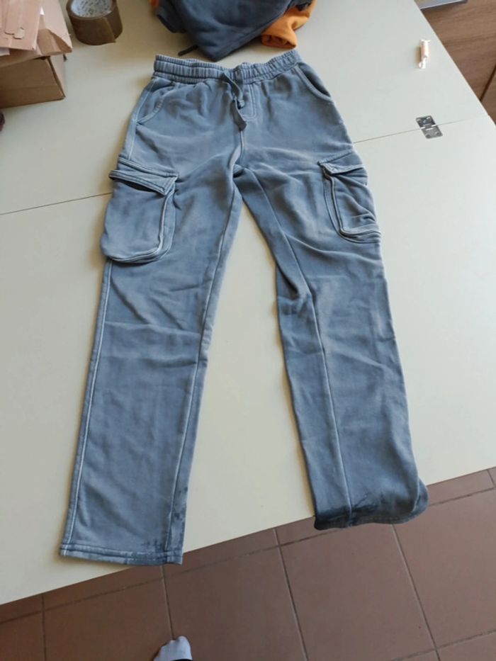 Jogging style cargo qui habite à 10 ans neuf sans étiquette