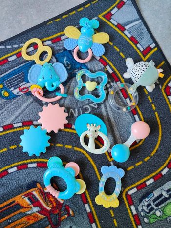 Lot 10 jouets d'éveil