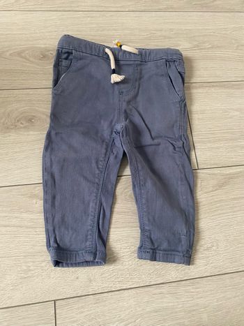 Pantalon taille 12 mois très bon
