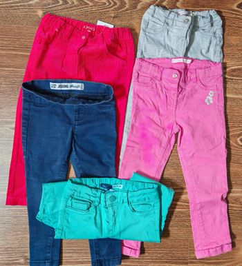 Lot de 4 pantalons 36 mois
Divers marques