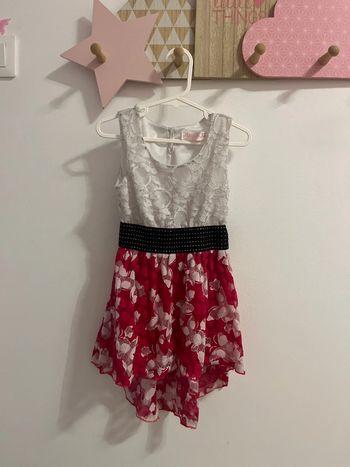 Robe dentelle fleurs asymétrique