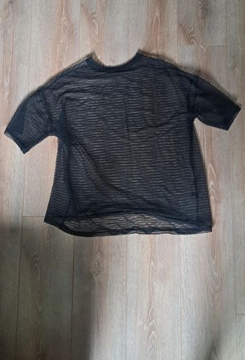T-shirt transparent