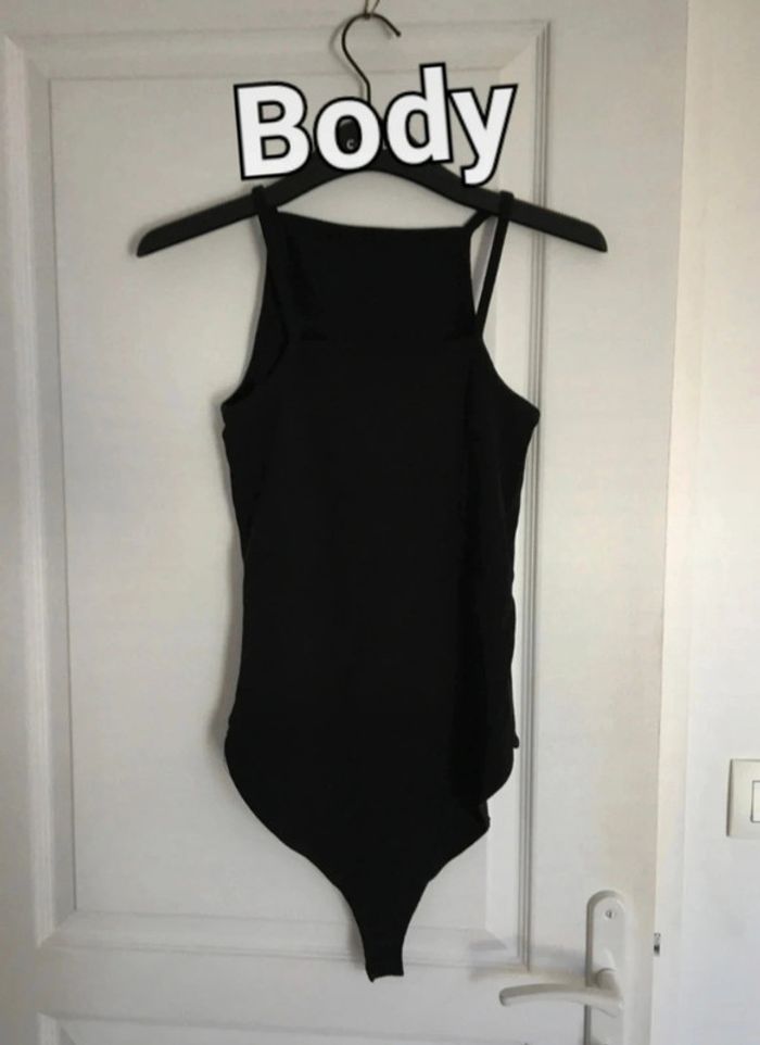 Body noir pull and bear