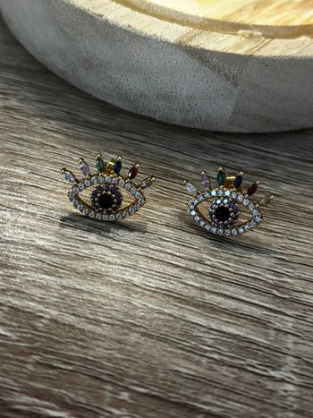 Boucle d’oreille œil coloré
