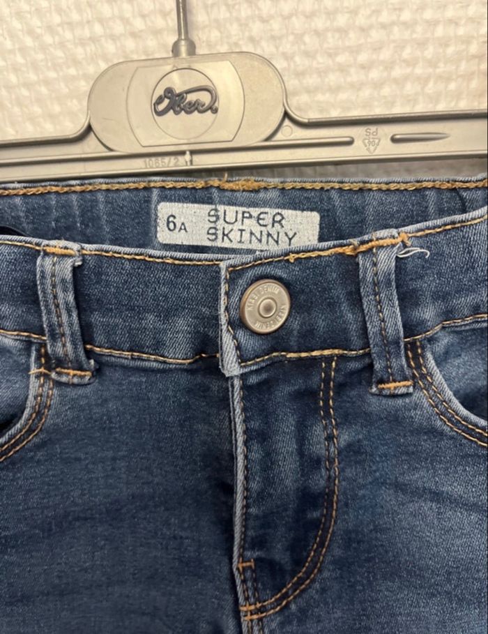 Jeans super skinny- 6 ans - bon état - photo numéro 3
