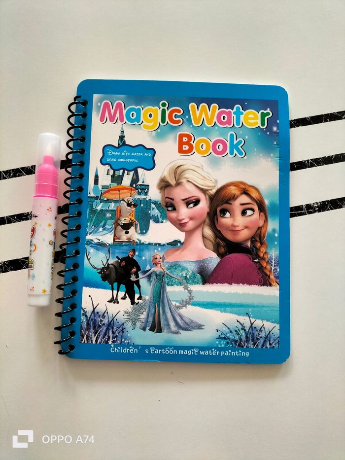 Frozen 💜 Coloriage à l'eau - photo numéro 1