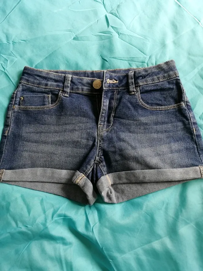 Short jeans court fille
