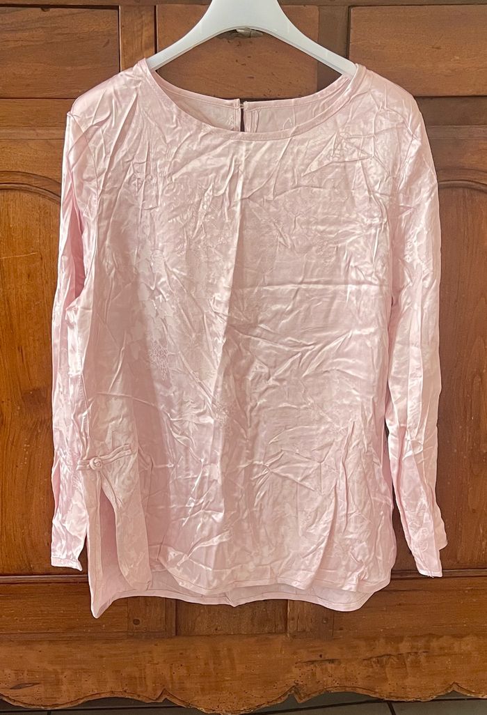 Blouse satin rose claire , manches longues