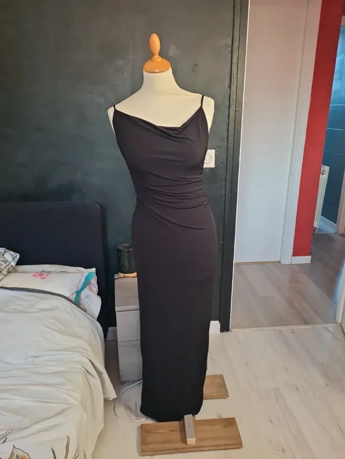 Robe longue noire moulante