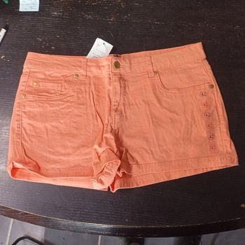 Short orange taille 42