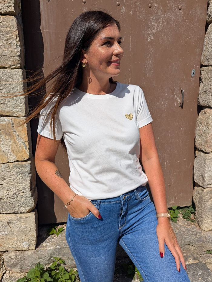 T-shirt blanc avec Coeur doré
Taille S/M