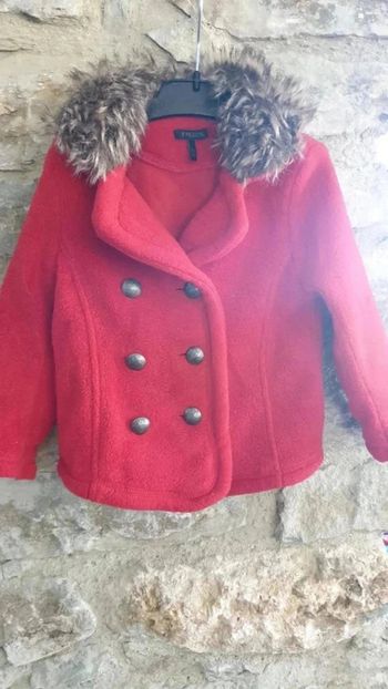 Très jolie veste polaire 2 ans