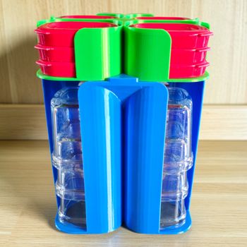 Rangement Bleu et Vert 12 pots & 12 couvercles Multidélices