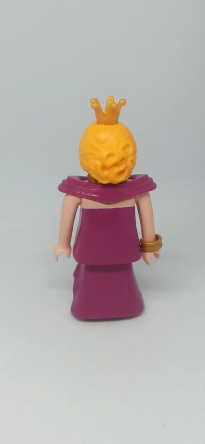 Femme princesse avec cheveux blonds et couronne playmobil - photo numéro 3