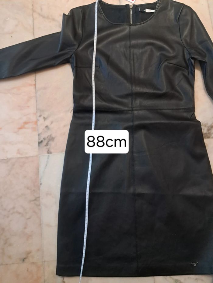 Les petites bombes robe simili noire T.36 neuve - photo numéro 15