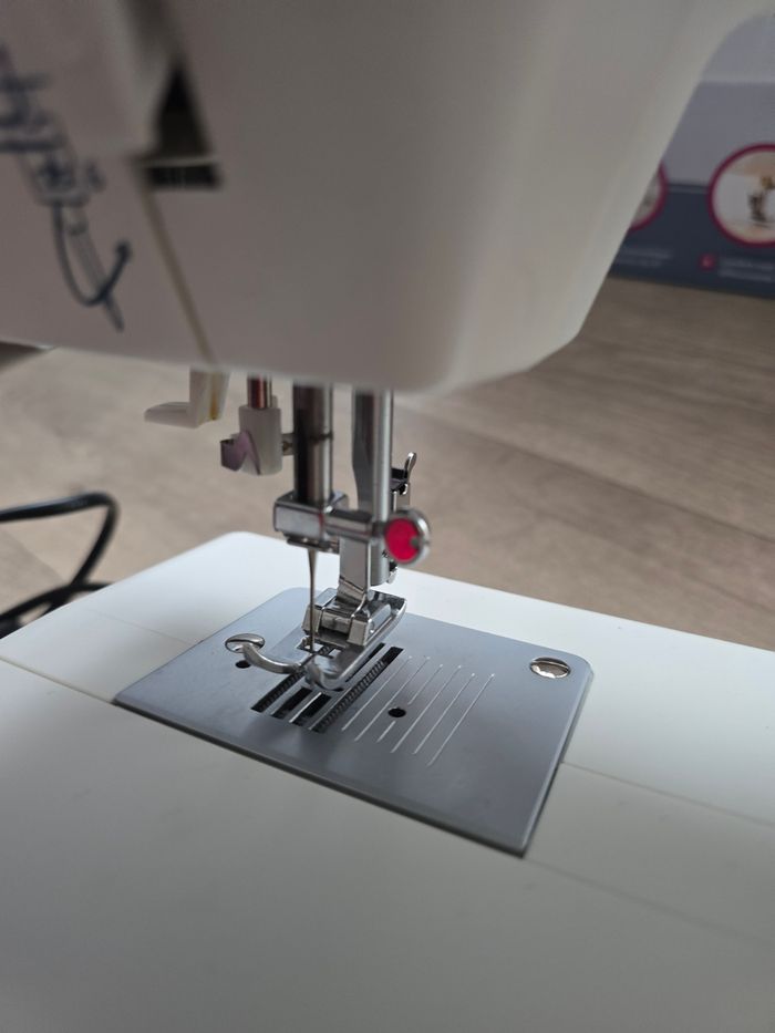 Machine à coudre - photo numéro 7