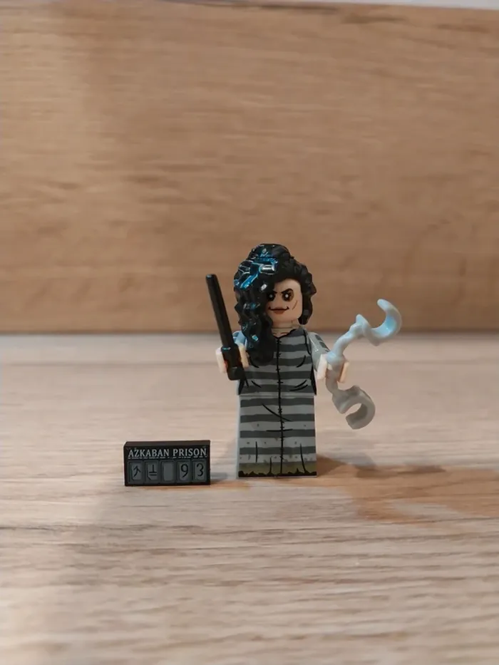 Figurine type lego Bellatrix Harry Potter