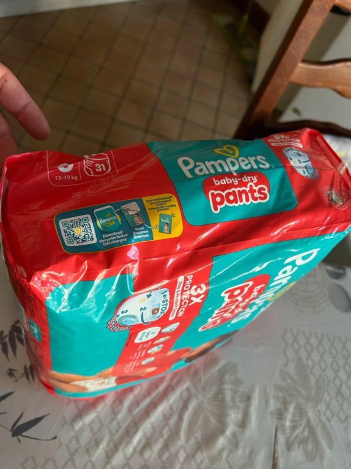 Pampers - 31 Baby-dry Pants - T6 - Neuf - photo numéro 2