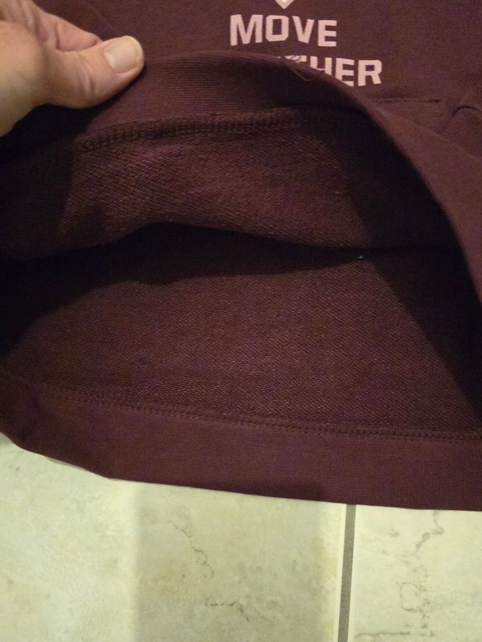 NEUFS (non portés)🏷🏷🤩😍🥰 superbes  sweat et teeshirt ml 10 ans fille 🩷🩷🩷🤩 - photo numéro 4