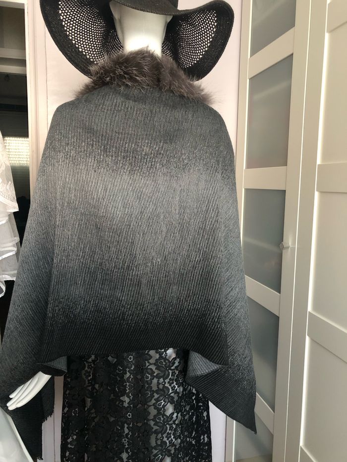 Grande étole bord fourrure - photo numéro 5