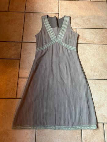 Robe grise