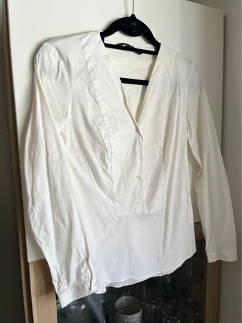 Chemise cintrée col V Zara