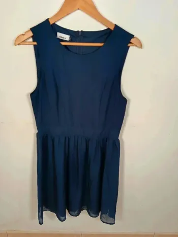 C31 robe marine Only 38