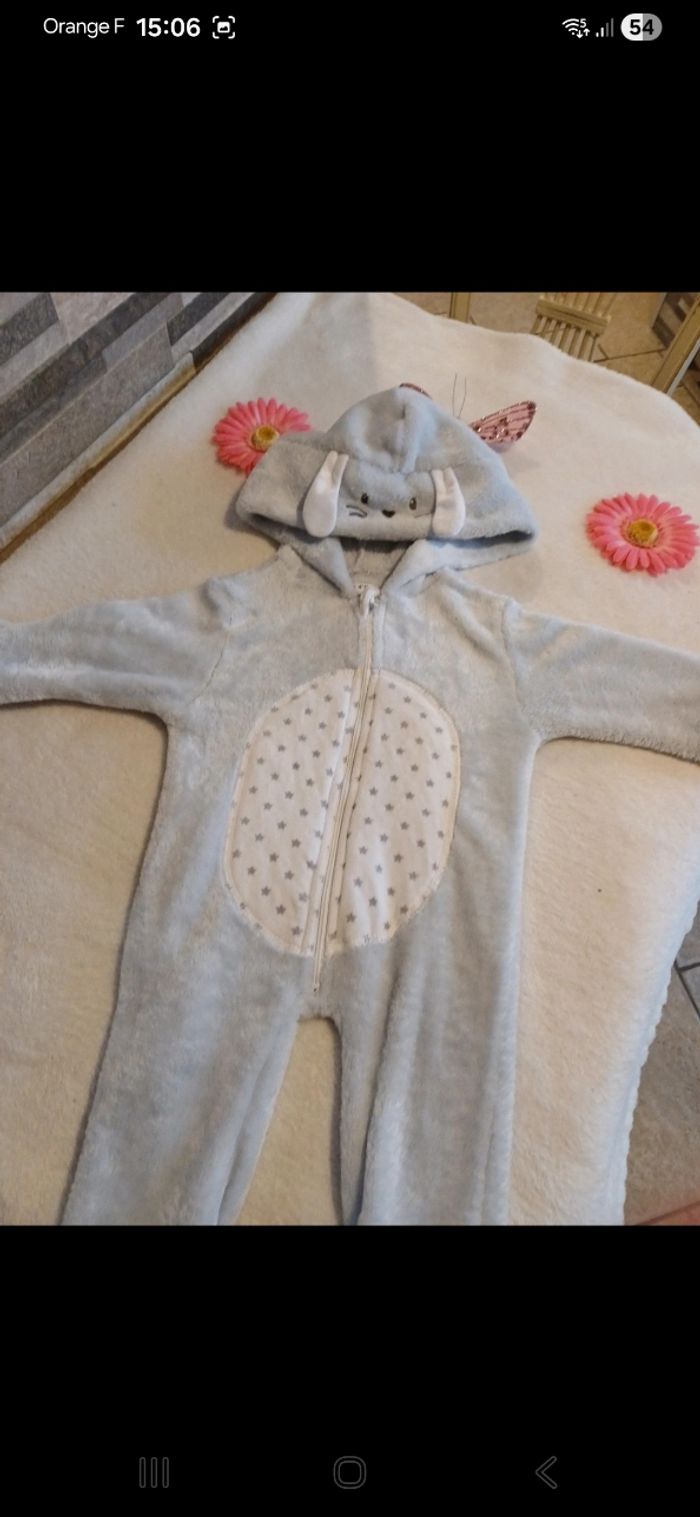 Pyjama bébé taille 12 mois - photo numéro 1