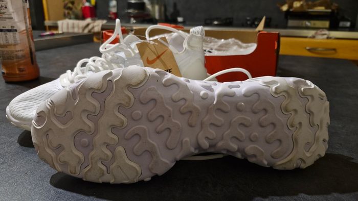 Nike react vision neuve taille 42 - photo numéro 4