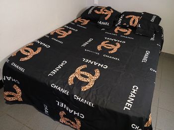 Drap de lit avec 4 taies d'oreiller