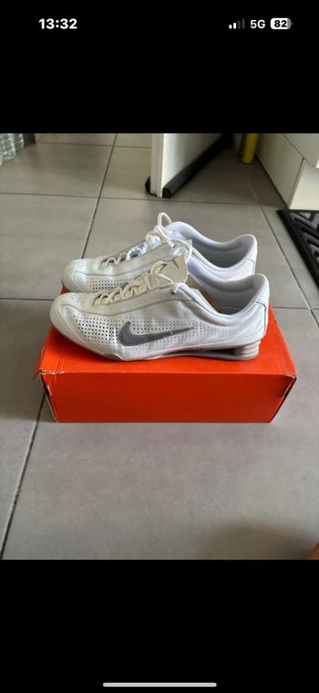 Baskets Nike shox blanche