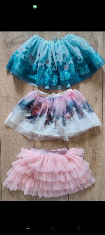Lot de trois jupes HM taille 2/3 ans