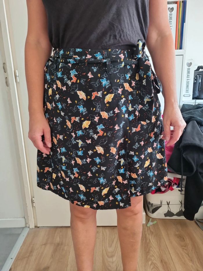Jupe short noire à motifs  taille XL