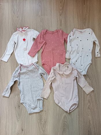 Lot bodies fille 12 mois