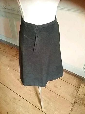 Jupe Caroll taille 36 en très bon état .