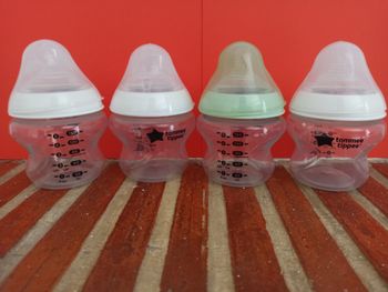 4 biberons tommee tipee 150ml avec tétines rondes débit lent (1)