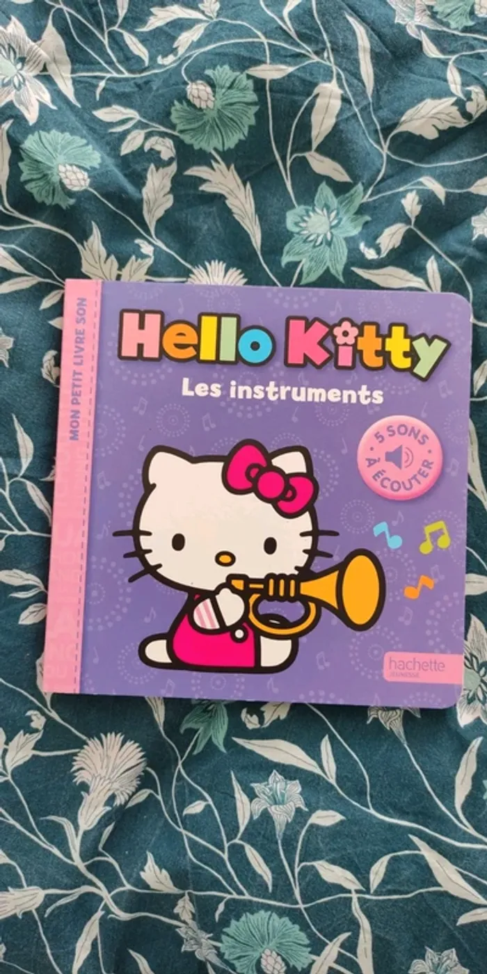 Livre les instruments de Hello Kitty neuf