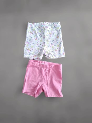 Lot 2 shorts fille 1 ans