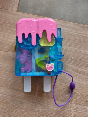 Polly pocket