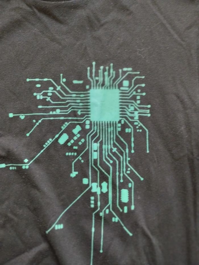 T-shirt electronique XS - photo numéro 2