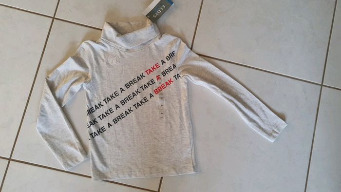 Col roulé garçon 8 ans Neuf V6 - photo numéro 2